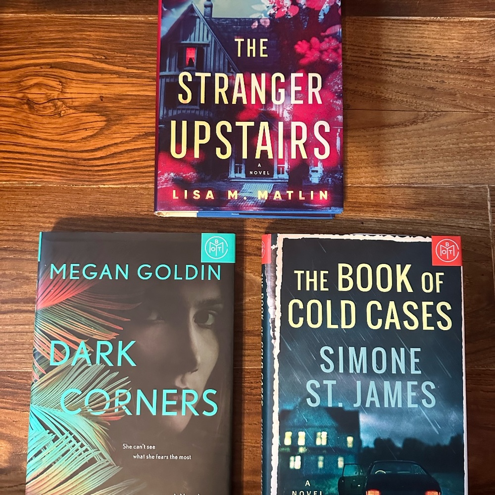 ♥ 3 for 1 Hardcover Suspense Book Bundle ♥
